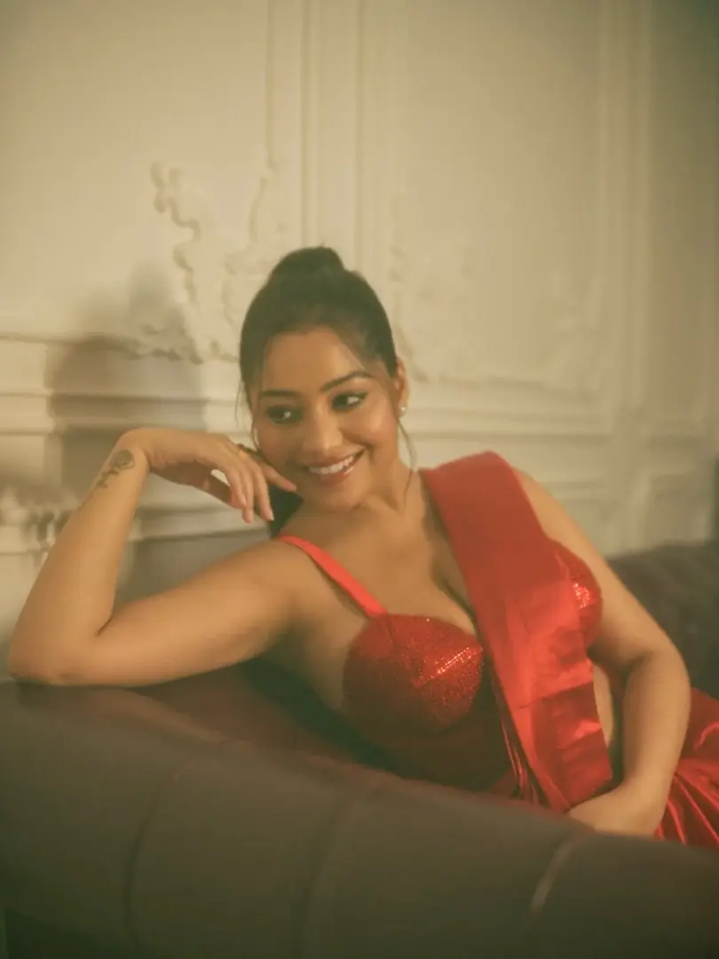 Sonia -Unleash Your Desires with Top Bangalore Call Girls 😍