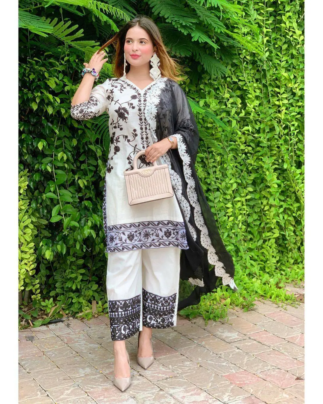 Juhi – Juicy Mumbai Housewife Fantasy 🏡🍯